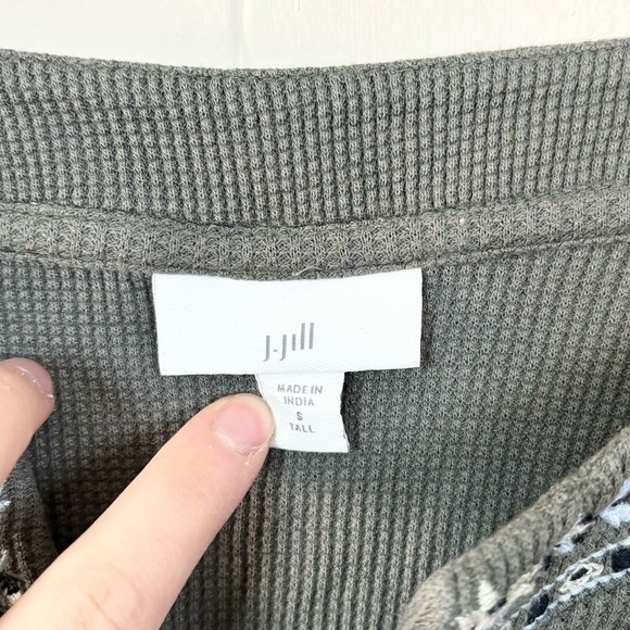 J Jill green blue embroidered floral waffle long sleeve top size SM tall - Picture 2 of 4